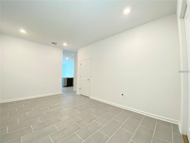 Foto del edificio - 7637 Danube Rd