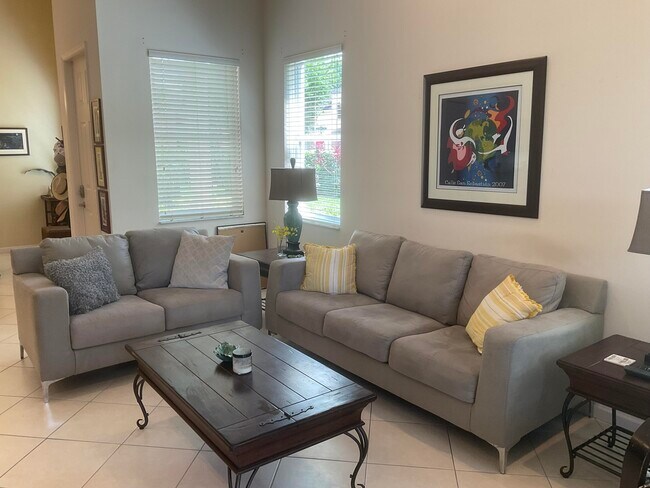 Foto del edificio - 9201 Wentworth Ln