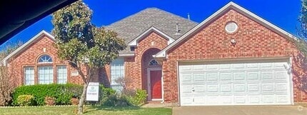 Building Photo - 2319 Glenmoor Dr