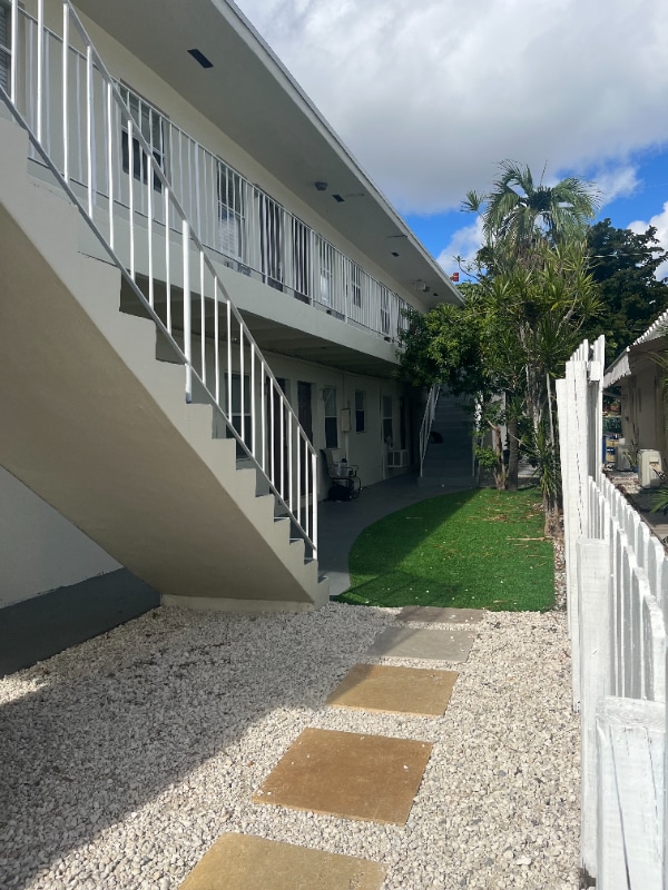 Foto del edificio - 611 NE 5th St