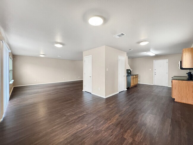 Foto del edificio - 8211 Heights Valley