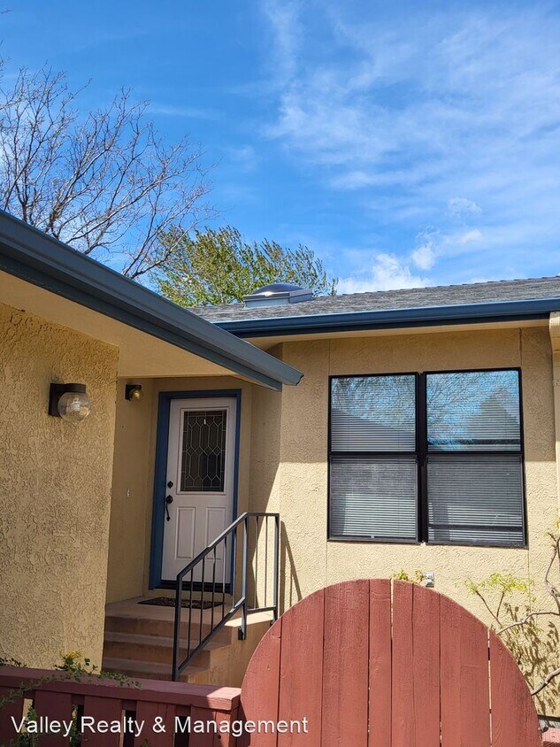 Primary Photo - 2 br, 2 bath House - 1010 Thompson Street
