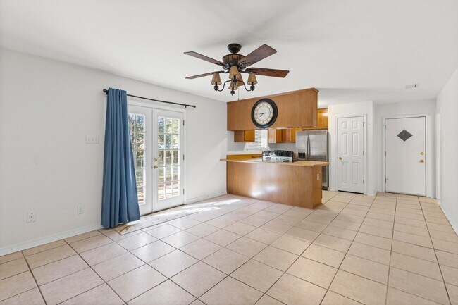 Foto del edificio - 3281 Woodard Dr