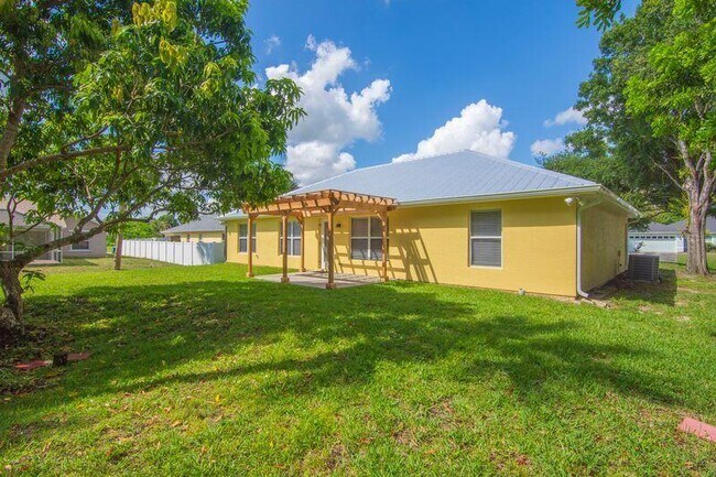 Building Photo - 1590 Polynesian Ln
