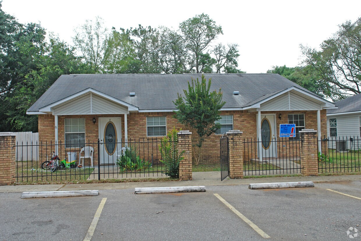 Primary Photo - 7135 Pearson Rd