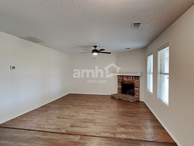 Building Photo - 2108 Blanco Lane