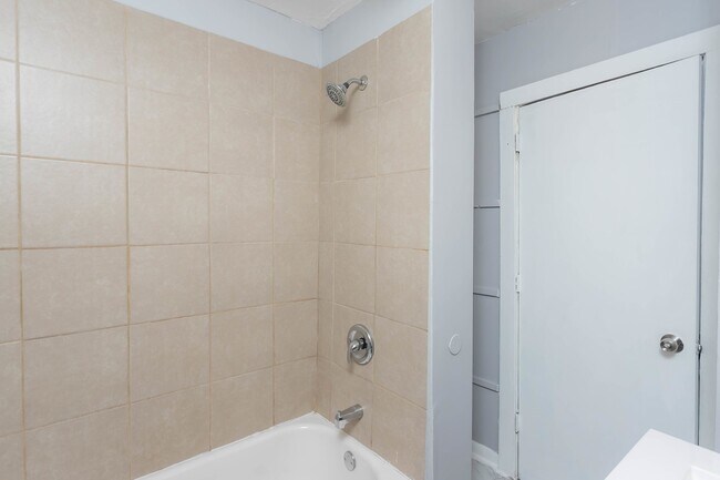 Foto del edificio - 8835 S Commercial Ave