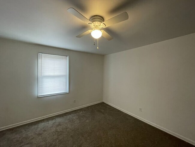 Foto del edificio - 1440 Wolfe Ln