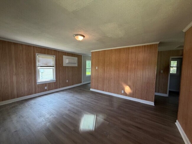 Building Photo - 609 Marcella Dr