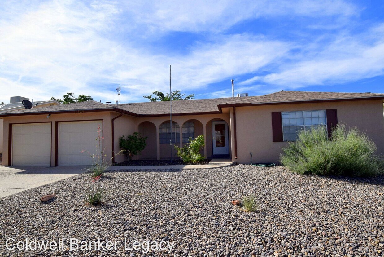 3808 Madrid Dr NE, Albuquerque, NM 87111