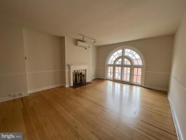 Foto del edificio - 2038 Locust St