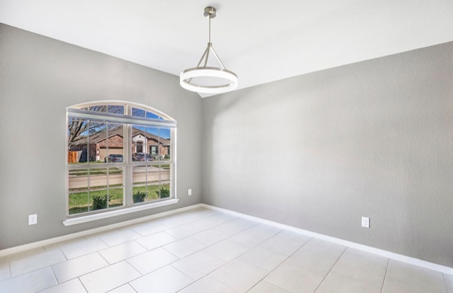 Building Photo - 18115 Van Berkel Ln