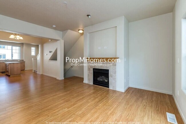 Foto del edificio - 2 Bedroom Townhome In-between Hillsboro & ...