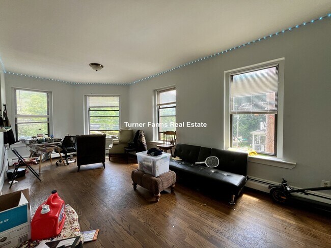 Foto del edificio - 83 Highland St