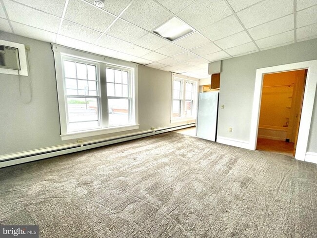 Building Photo - 302 York St