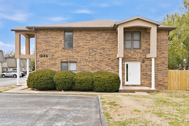 Foto del edificio - 2 Bedroom Townhome- Springfield