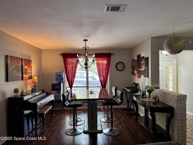 Foto del edificio - 600 Chase Hammock Rd