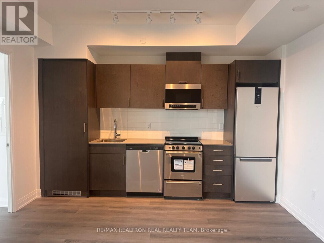 Photo principale - 412-412 Silver Maple Rd