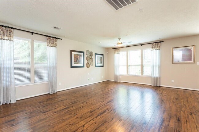Building Photo - 16303 Copperwood Run Wy