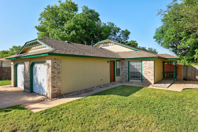 Building Photo - 12302 Dellrey Dr
