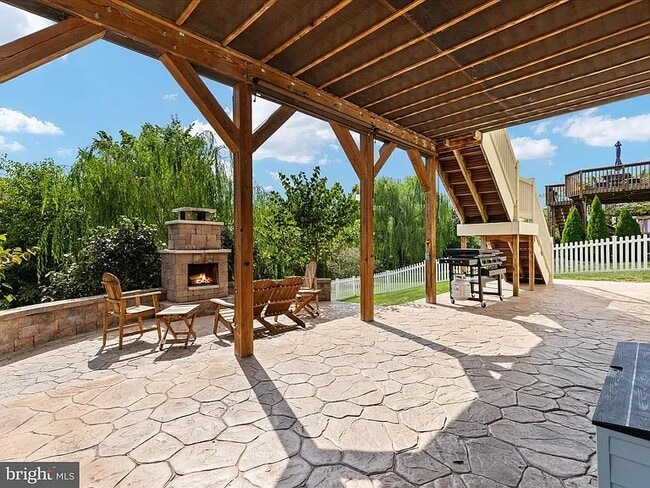 Foto del edificio - 109 Starburst Street