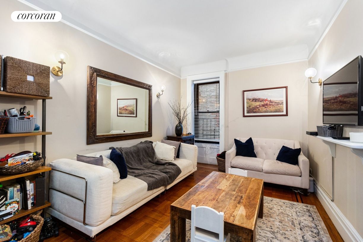 Primary Photo - 61 East 86th St