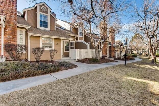 Primary Photo - 2877 W Long Cir