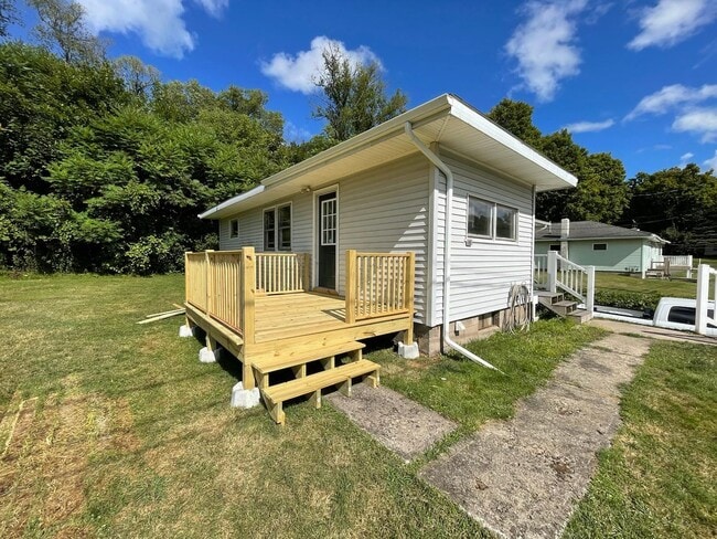 Building Photo - Beautiful, Private, Exceptional!! 1 bed/1ba Great location! UTILITIES INCLUDED!!