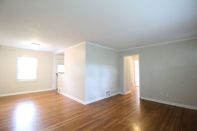 Foto del edificio - 2 Bedroom 1 Bath Home in Roeland Park