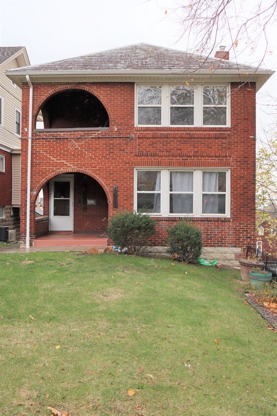 Welcome Home to 201 Richbarn Road in Brighton Heights - 201 Richbarn Rd