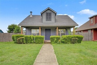 Building Photo - 3801 SW Gibson Ave