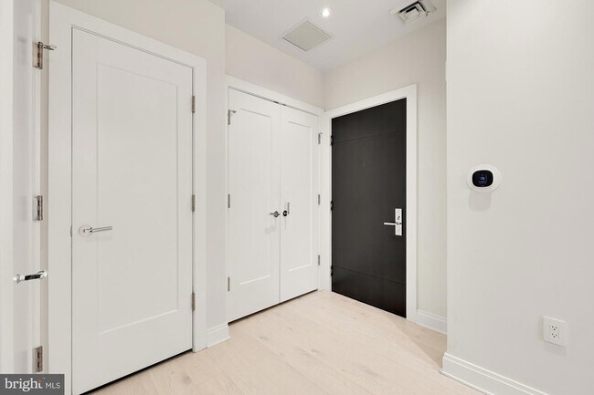 Foto del edificio - 1427 Rhode Island Ave NW