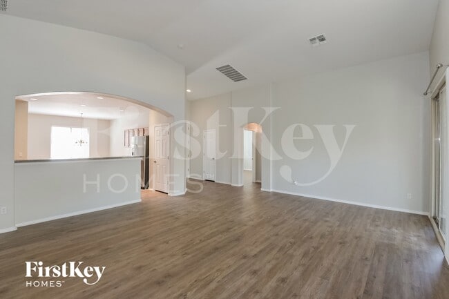 Building Photo - 5502 W Red Rock Ridge St
