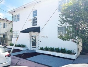 Building Photo - 7510 Byron Ave