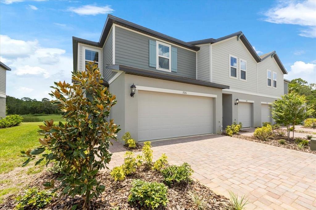 Foto principal - 726 Legacy Dr