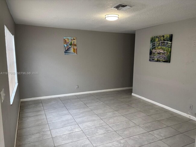 Foto del edificio - 931 SW 80th Ave