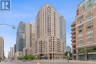 Building Photo - 909 Bay St.
