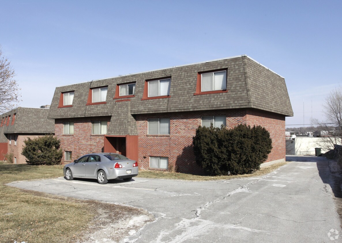 2607 N 93rd St, Omaha, NE 68134 Apartments in Omaha, NE