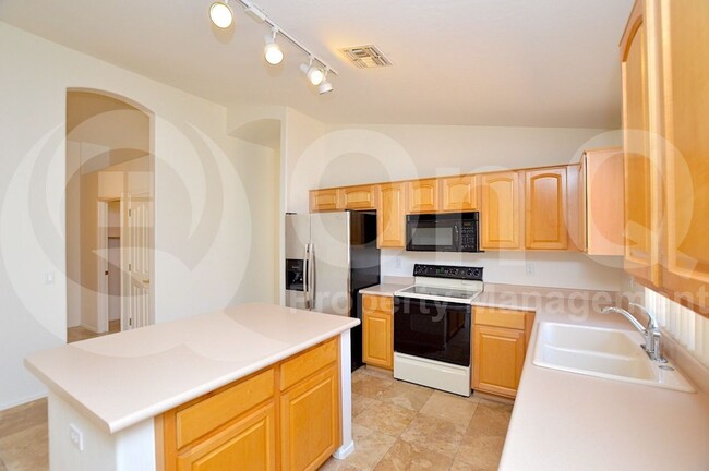 Building Photo - 10253 E Penstamin Dr