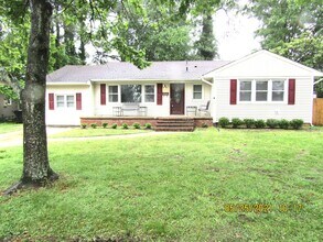 Building Photo - 3033 Belle Haven Dr