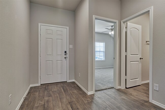 Building Photo - 13868 Rock Island Trl