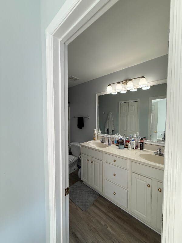 Foto del edificio - 3781 Winborne Ln