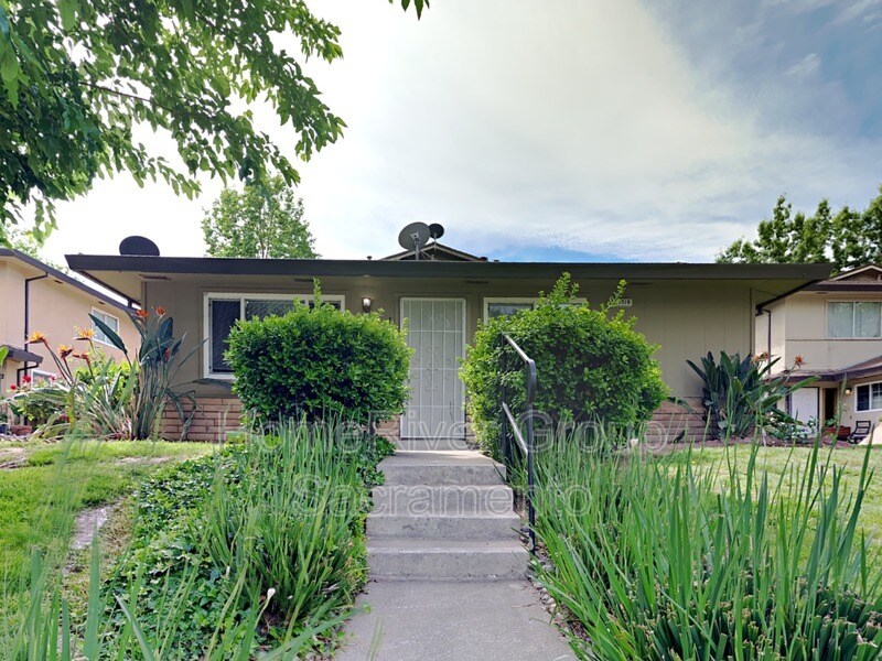 Foto principal - 4516 Greenholme Dr