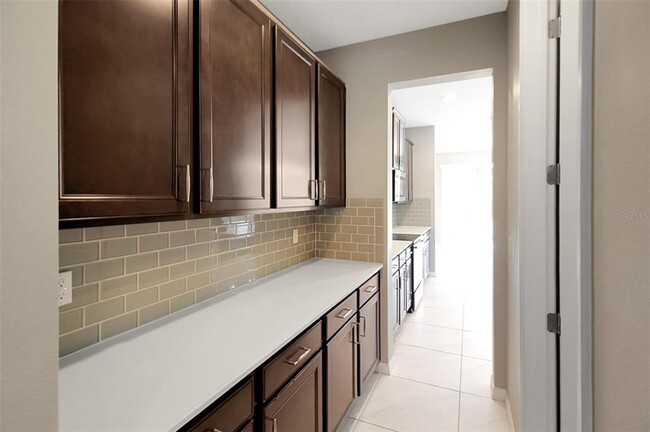 Building Photo - 2914 Esmeralda Dr