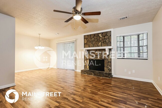 Building Photo - 9395 Forest Knoll Dr