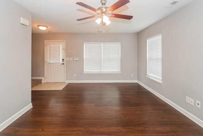 Foto del edificio - 5032 Stone Park Dr