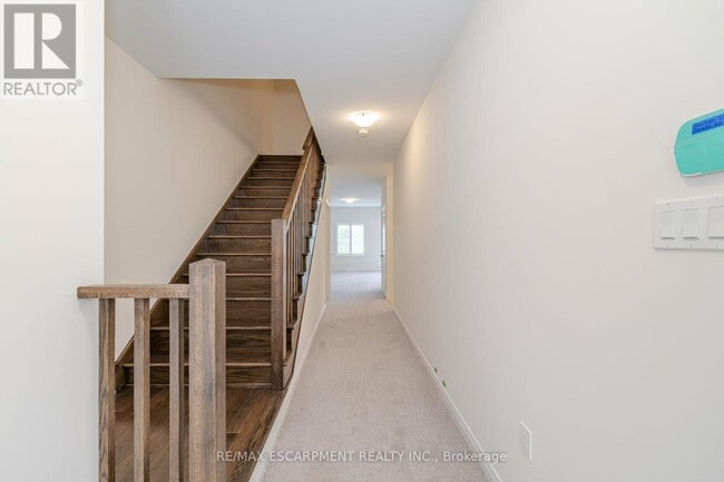 Building Photo - 305 Garner Rd W