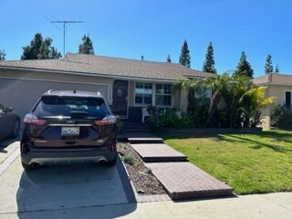 Building Photo - 5325 Dunrobin Ave