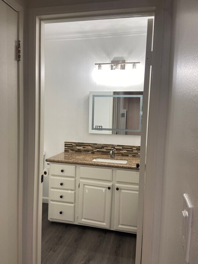 Foto del edificio - 923 E 21st St