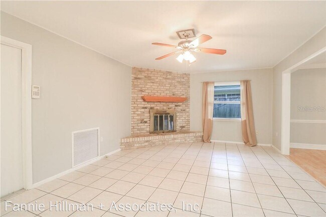 Building Photo - 3 br, 2 bath House - 2011 Thunderbird Tr